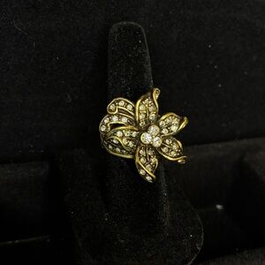 Heidi Daus Swarovski Crystals Floral Cocktail Ring size 4.5